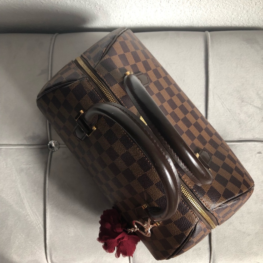 Authentic Louis Vuitton - Picture 7 of 10
